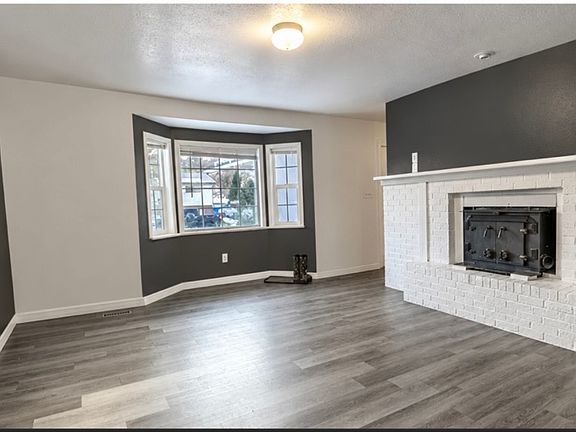 2nd image of 1182 Lincoln St