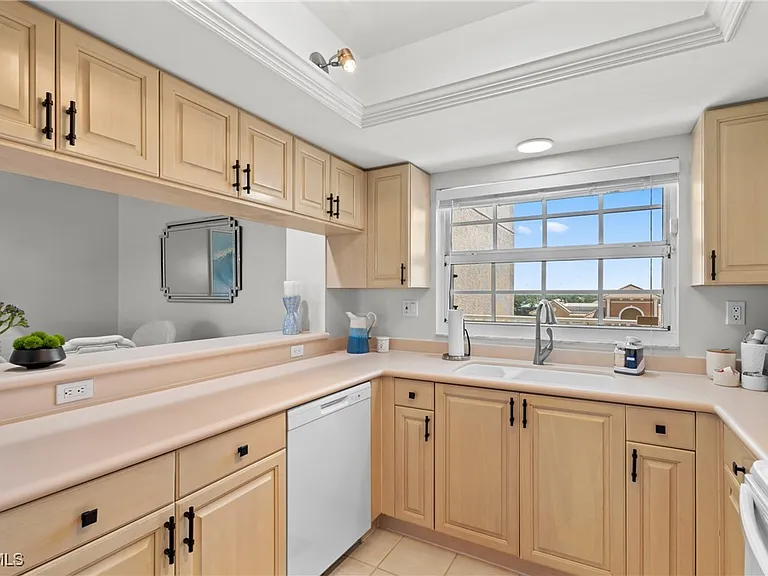 9577 Gulf Shore Dr #703 — Photo 11