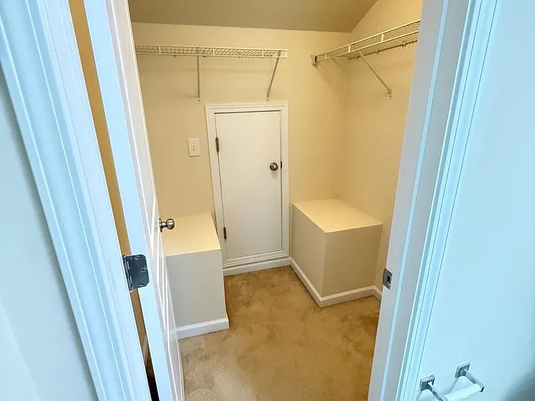8527 Quarton Dr — Photo 27