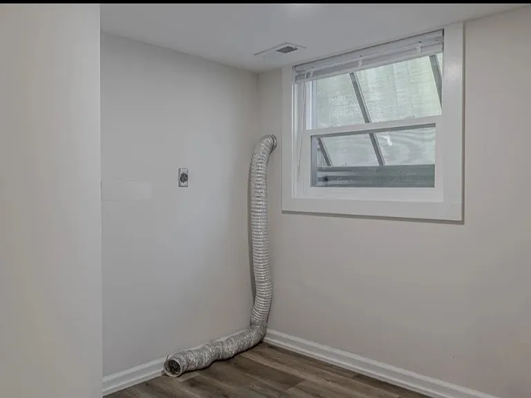 527 Bertrand St — Photo 24