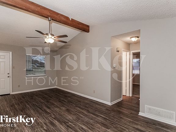 3rd image of 202 Carolyn Dr
