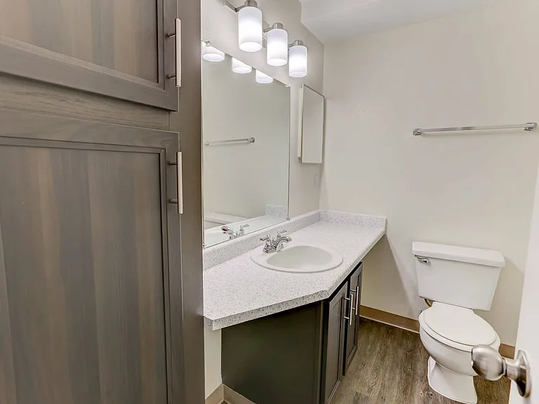 Americana Lakewood Apartments — Photo 24