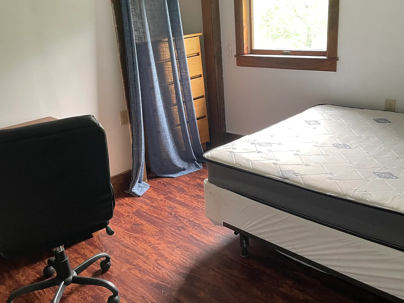 1 bed, 200 sqft, $775 — Photo 2