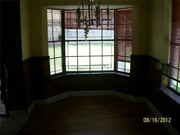 3rd image of 3310 Florence Dr