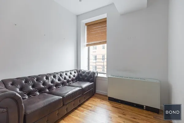 Rented by Bond New York | media 5