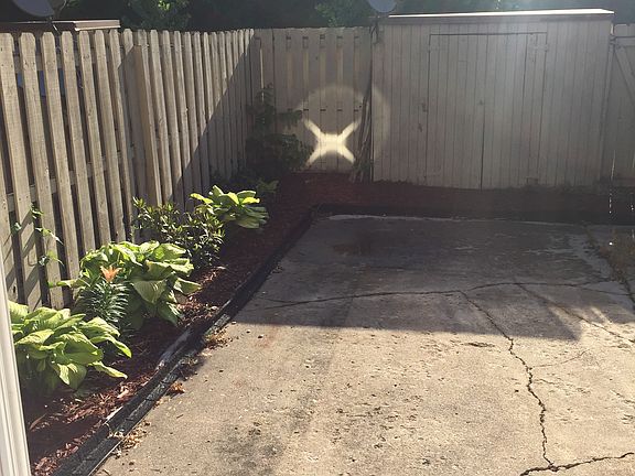 4th image of 7467 Country Brook Dr