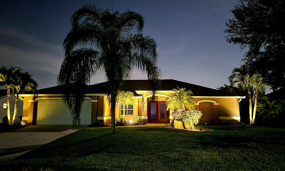 1st image of 4425 SW 15th Ave