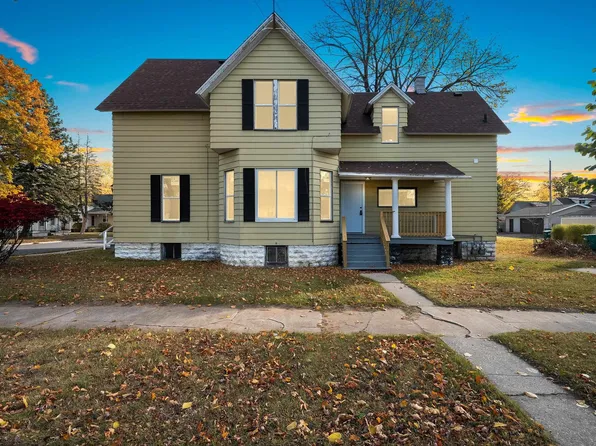 1443 Logan Ave, Marinette, WI 54143