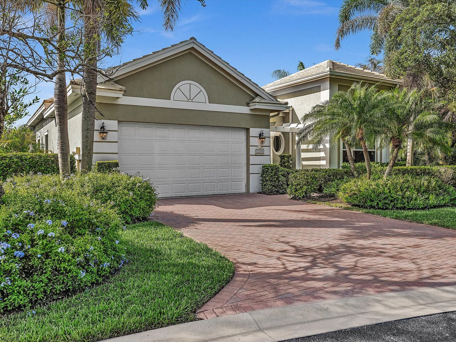 4 bed, 2.5 bath, 2754 sqft, $6,500 — Photo 4
