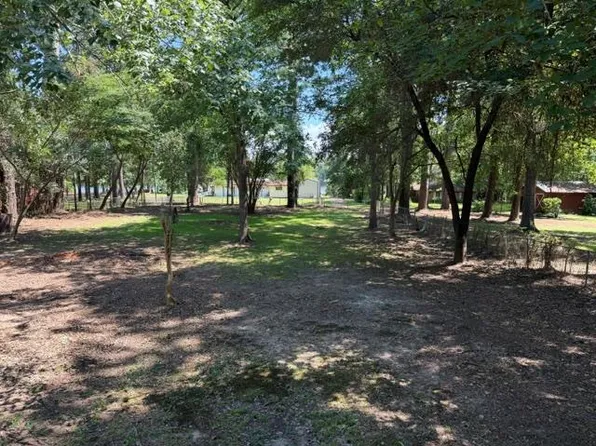 151 Briar Rose Flds, Milam, TX 75959