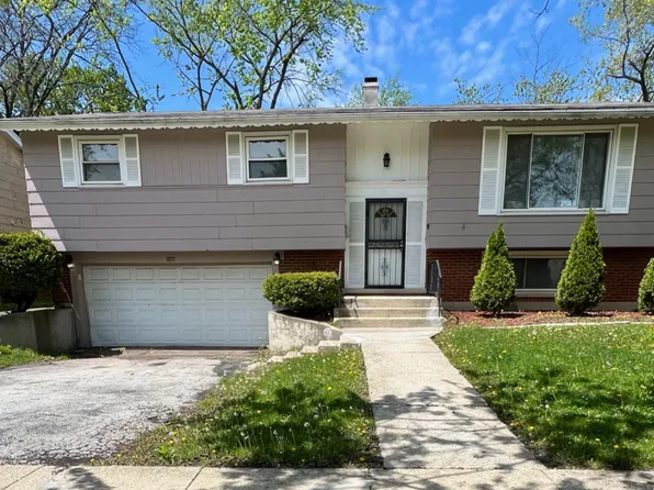 3500 Maple Ln, Hazel Crest, IL 60429