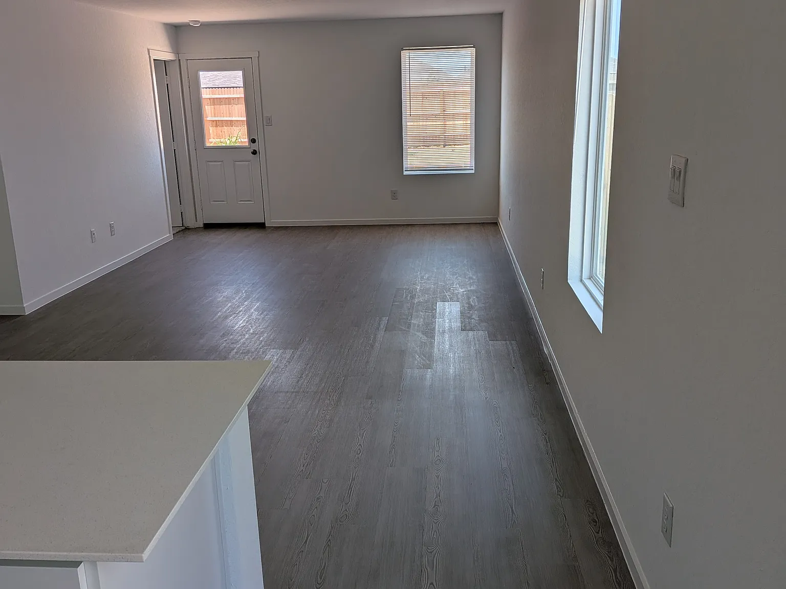 4 bed, 2.5 bath, 1897 sqft, $1,899 — Photo 4