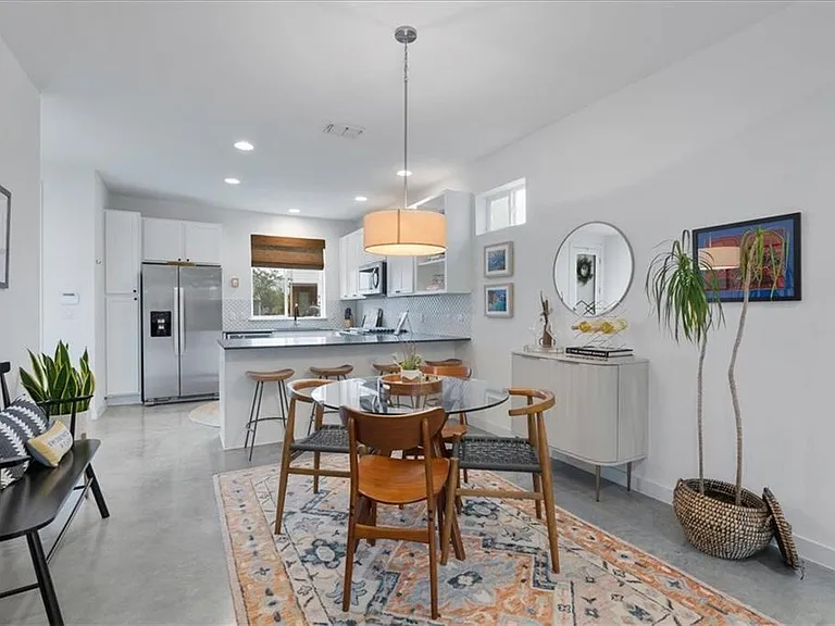 801 N Bluff Dr #18 — Photo 9