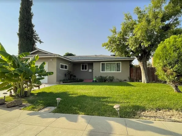 698 W Ashcroft Ave, Clovis, CA 93612