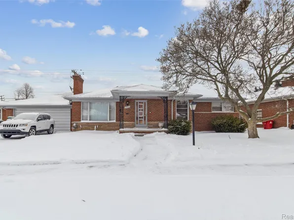 19030 Holbrook Ave, Eastpointe, MI 48021