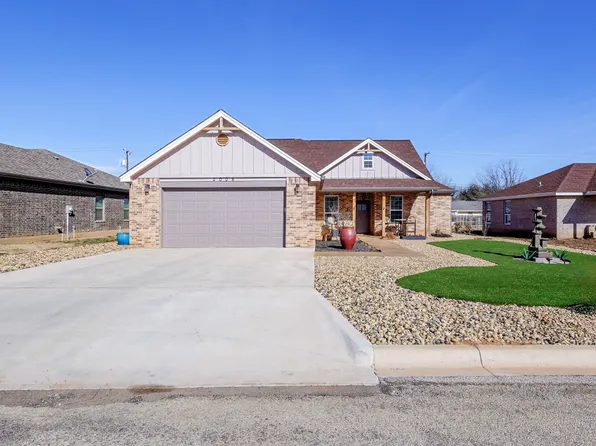 2006 Brooke Ln, Brownwood, TX 76801