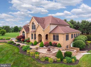 9718 Pembroke Dr, Hagerstown, MD 21740