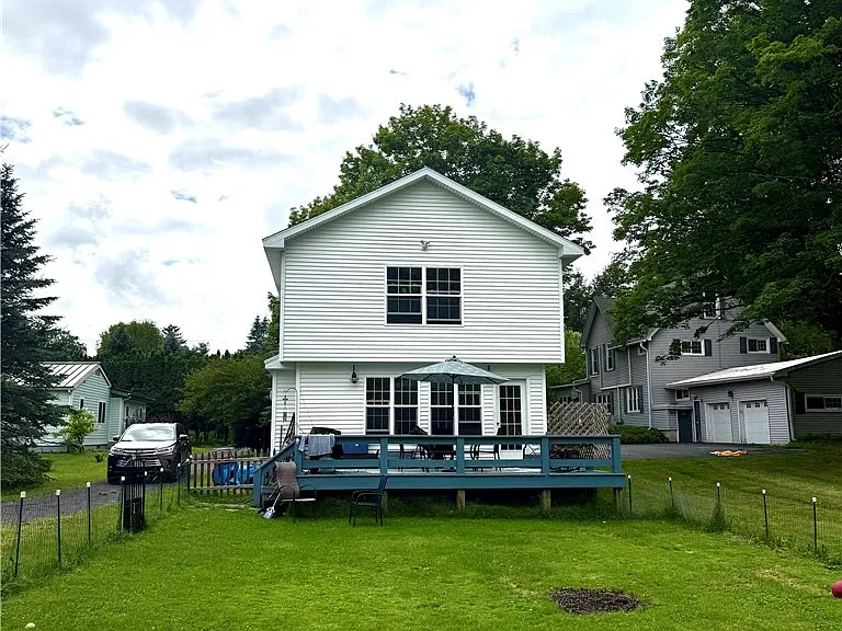 55 University Ave — Photo 21