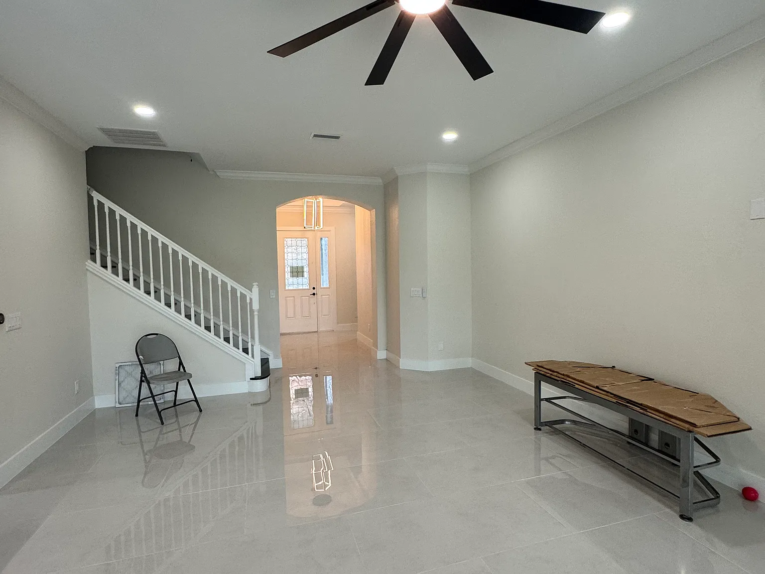 4 bed, 2400 sqft, $3,600 — Photo 2