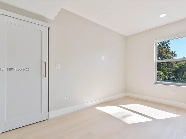 694 NE 76th St #6 — Photo 12