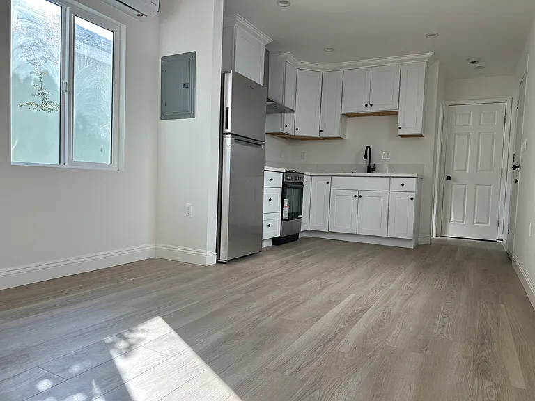 4507 W 138th St #C — Photo 12