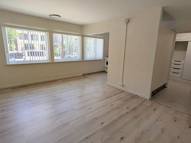 Beverly Glen — Photo 3