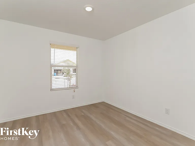 10643 Erinita Way — Photo 12
