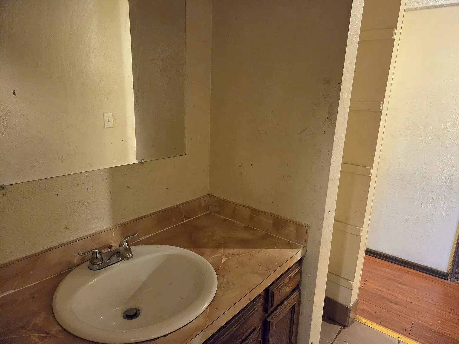 3 bed, 1.5 bath, 1400 sqft, $2,300 — Photo 4