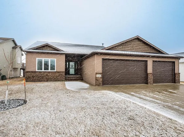 1608 36th St S, Moorhead, MN 56560