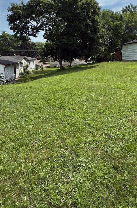 2nd image of 1005 PERRY AVENUE