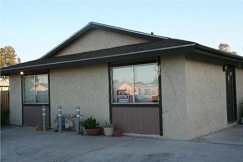 Building Photo - 304 W Robertson Rd #C