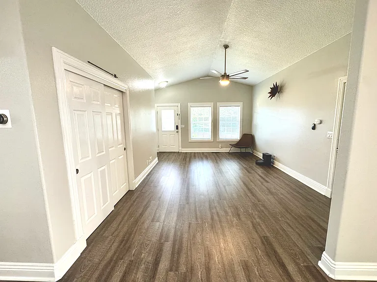 13001 NE 51st St — Photo 5