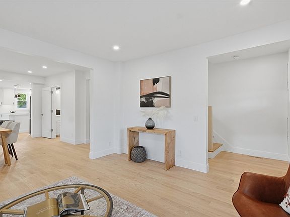 5th image of 104 Eastern Ave #104