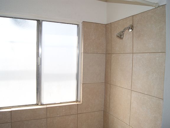 2nd image of 4706 1/2 S Vermont Ave APT 1