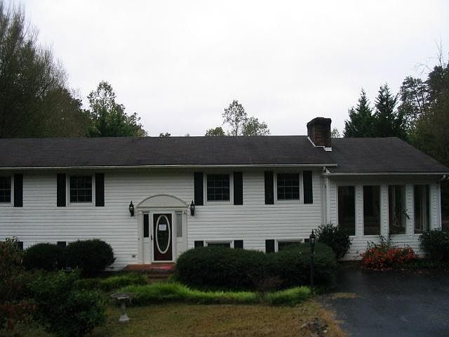 1st image of 104 Oakdale St