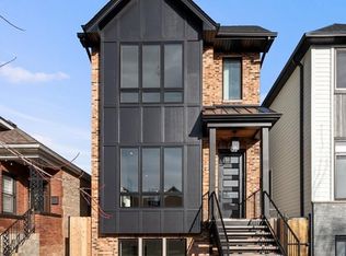 2442 W Berteau Ave, Chicago, IL 60618
