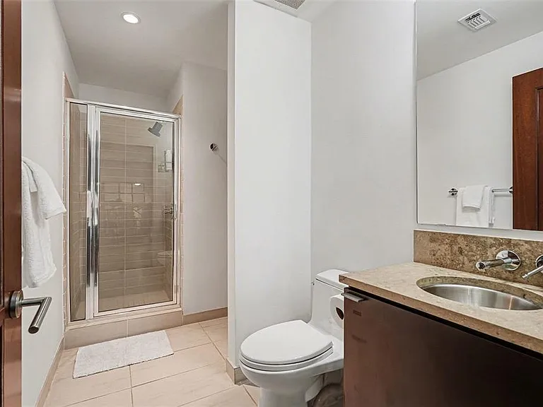 111 N 12th St #1507 — Photo 9