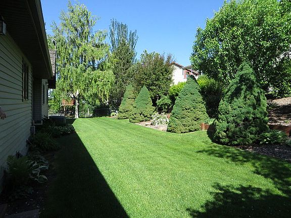3rd image of 2265 E Greenbrier Dr
