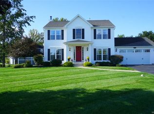 446 Riverwalk Dr, Youngstown, NY 14174