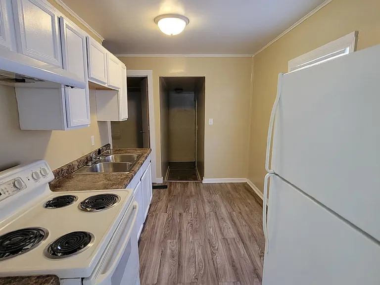 2314 N Goodlet Ave — Photo 3