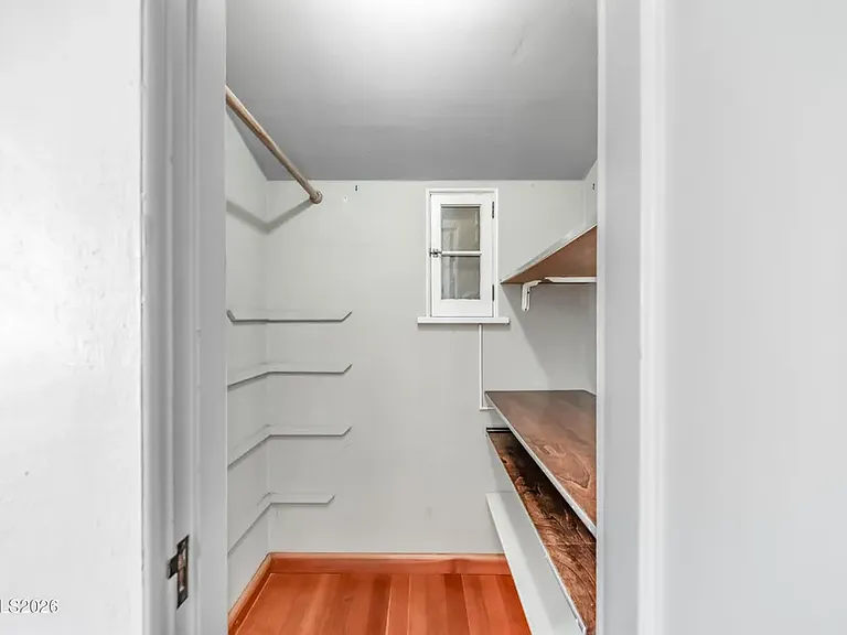 347 Mary St — Photo 3