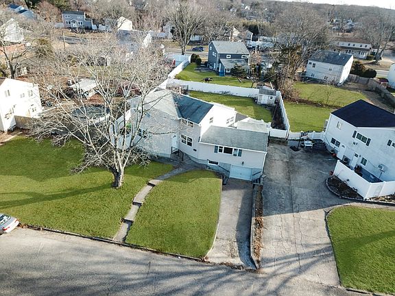 3rd image of 7 Wagon Ln #2