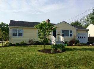 73 Kingswood Rd, Bristol, RI 02809