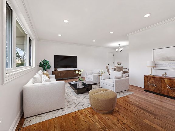 3rd image of 420 Berkshire Ln