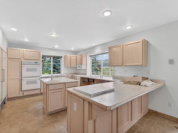 4th image of 3880 Hot Springs Rd