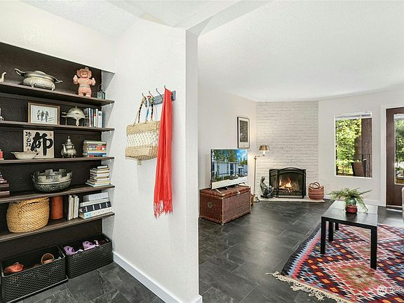 4th image of 14018 Juanita Drive NE #C6