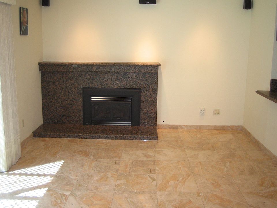 2nd image of 304 Sepulveda Ct