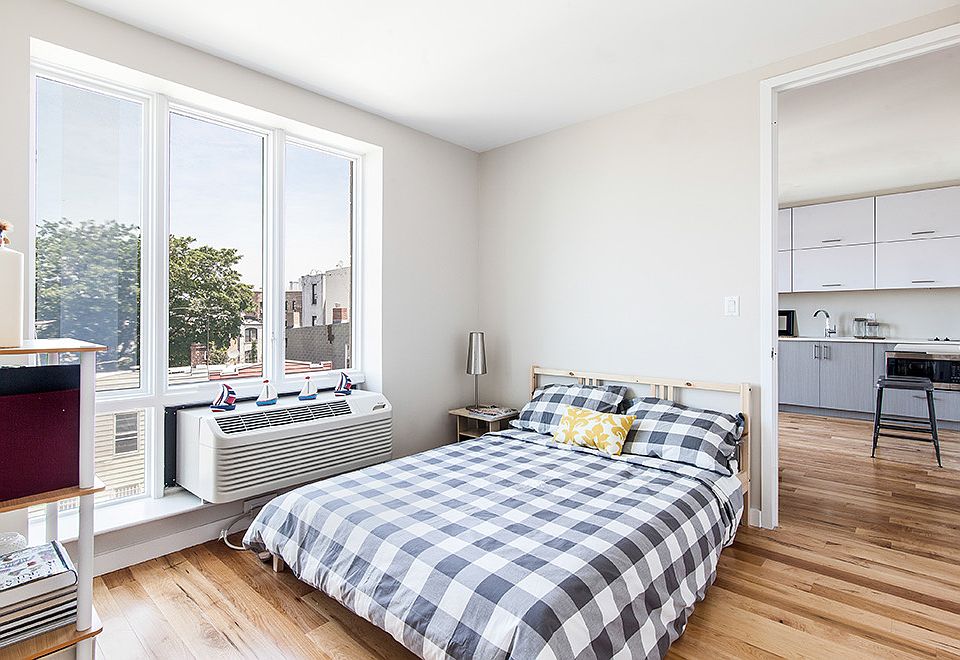 2nd image of 169 16th St APT 3G