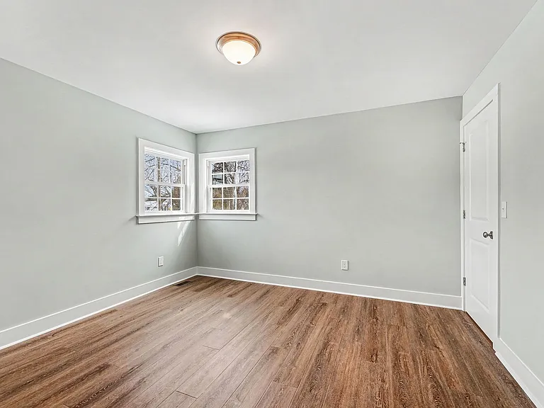 2702 Durham St — Photo 31