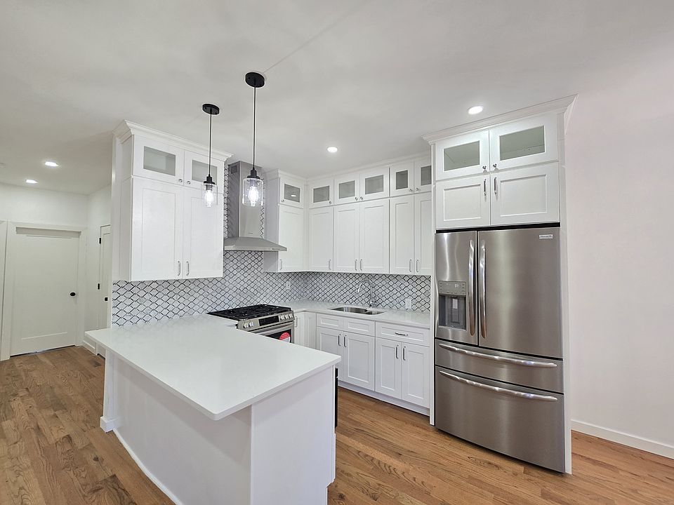 1st image of 2273 E 27th St #2A